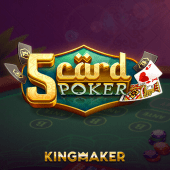 Năm lá bài poker trên bàn nỉ xanh